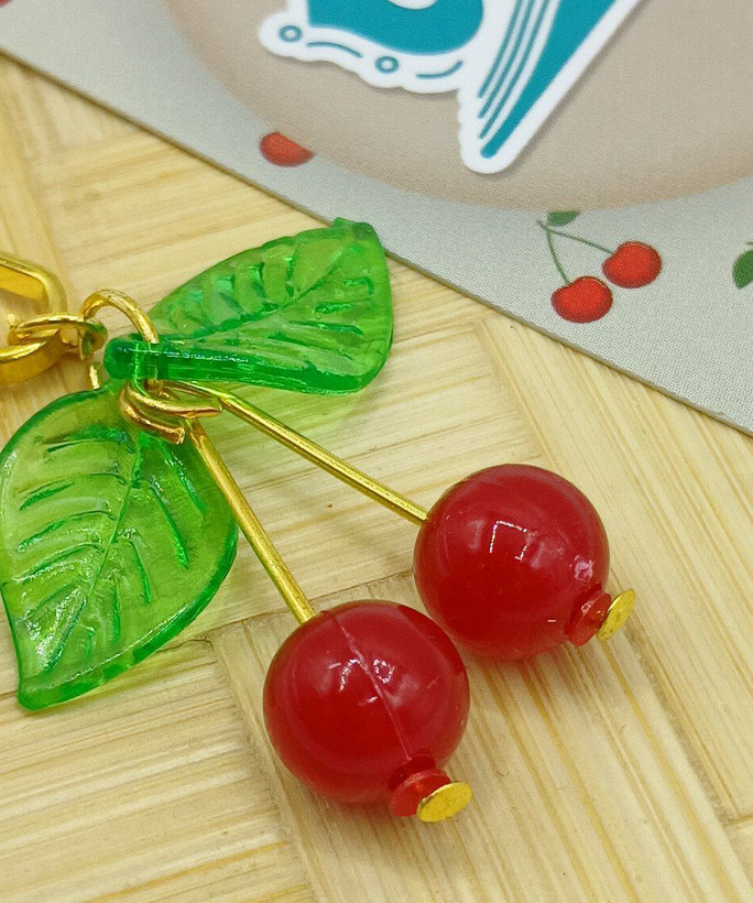گیره روسری آلبالویی مهره شماره 8