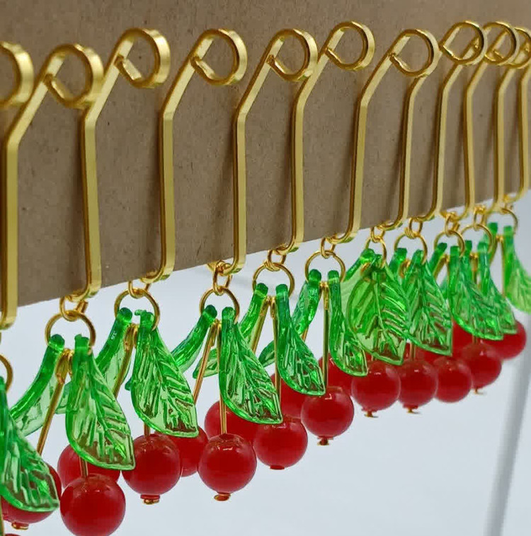 گیره روسری آلبالویی مهره شماره 8